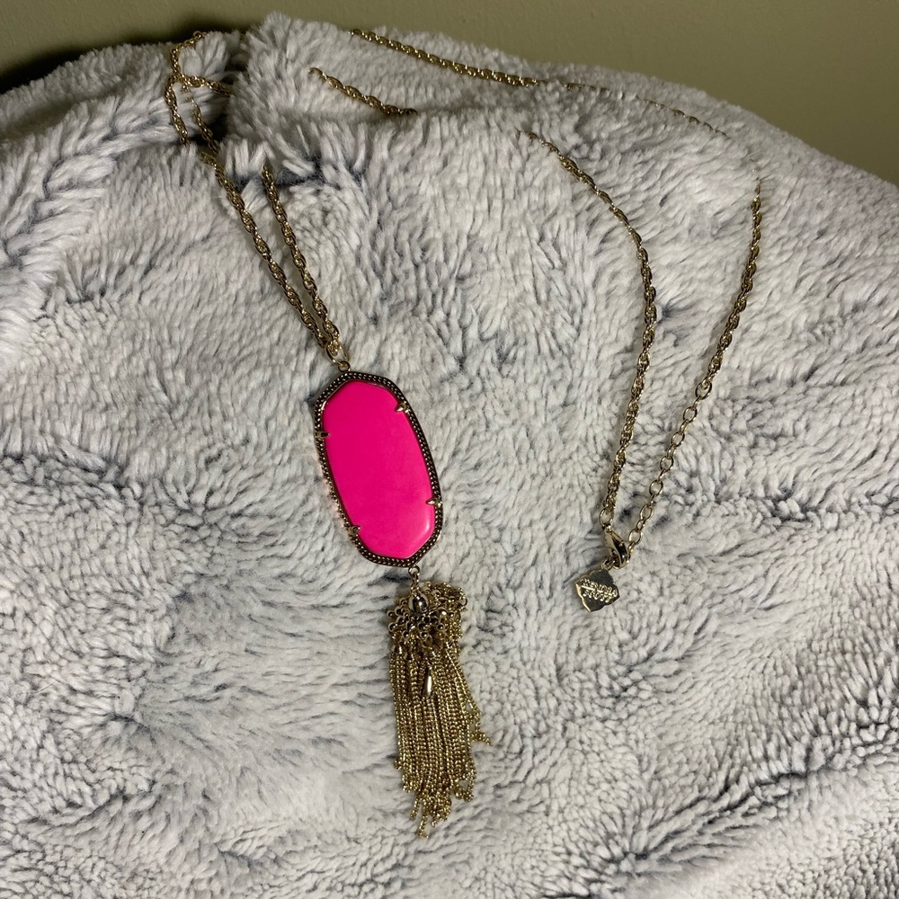 KENDRA SCOTT Rayne Gold Long Pendant Necklace in Pink